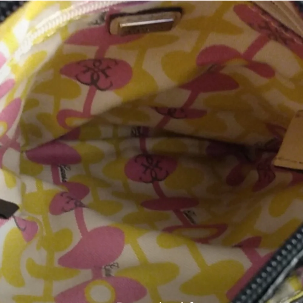 Guess Reiko Crossbody (EUC) - Picture 6 of 11